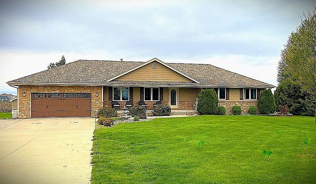 Photo of 904 Pleasant St Se, Bondurant, IA