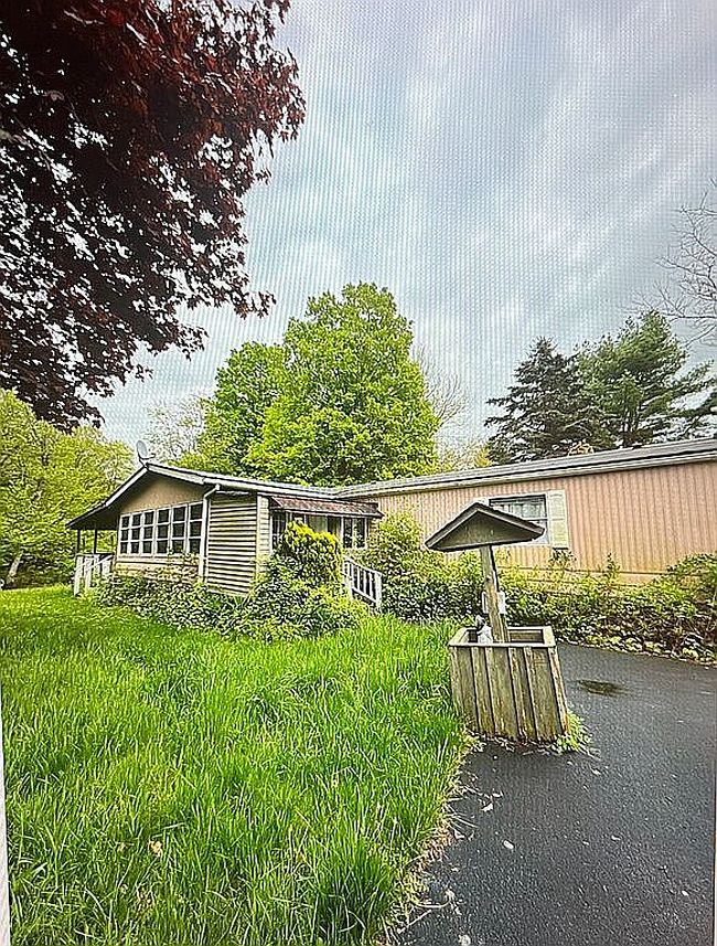 Photo of 3 Soho Cir, Hurleyville, NY