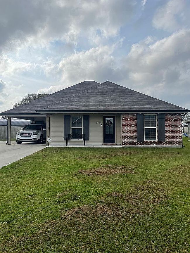 Image of 2584 Pineridge St