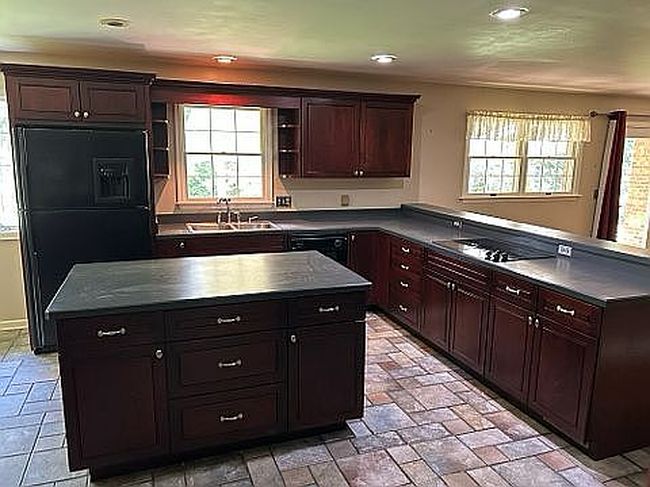 Photo of 906 Morningside Dr, Johnson City, TN
