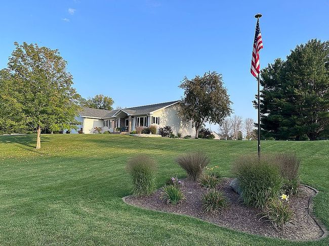 Photo of 3815 Eagle Rd Ne, Solon, IA