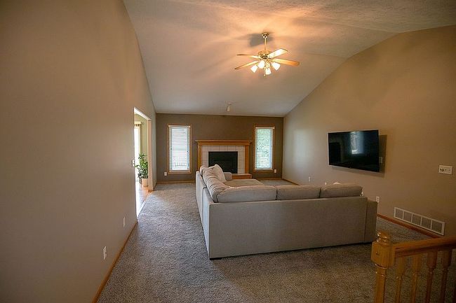 Photo of 410 Cloverdale Dr, Council Bluffs, IA