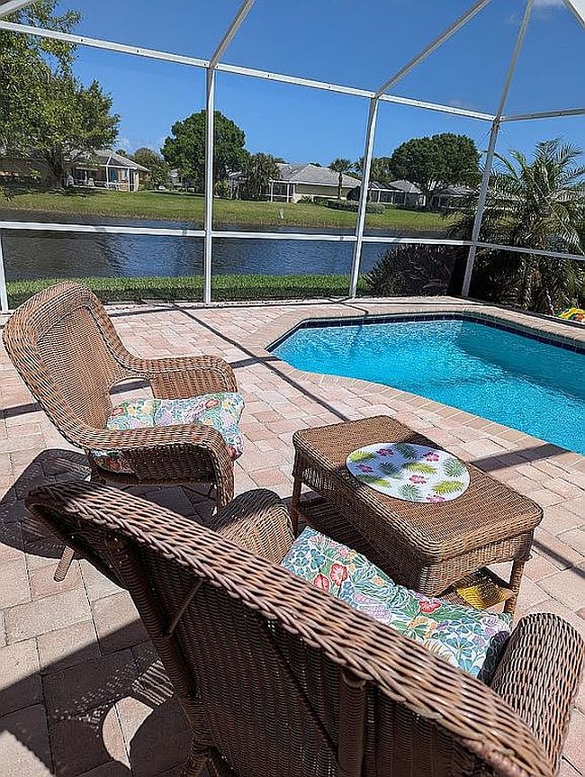 Image of 1248 Nw Bentley Cir Apt A