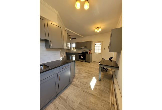 Additional photo 3 of property located at 83 Trimble Ave