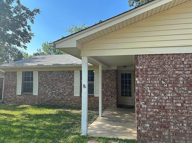 Additional photo 3 of property located at 2215 Justus Loop