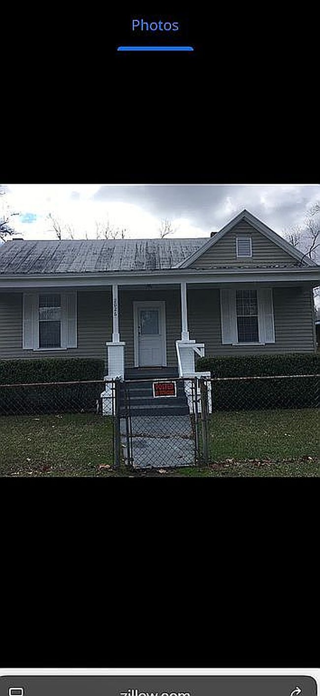 Image of 2026 Clark St