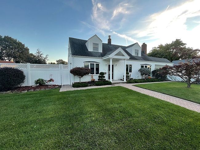 Photo of 72 Orchid Rd