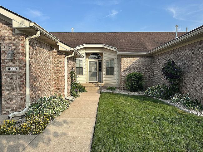 Photo of 4893 W Cedar Cove Way, New Palestine, IN