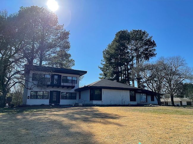 Image of 1401 Hillcrest Dr