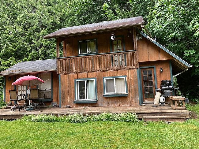 Photo of 394 Green Mountain Ln, Brinnon, WA