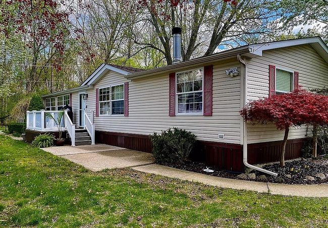 Image of 385 Maple Ln