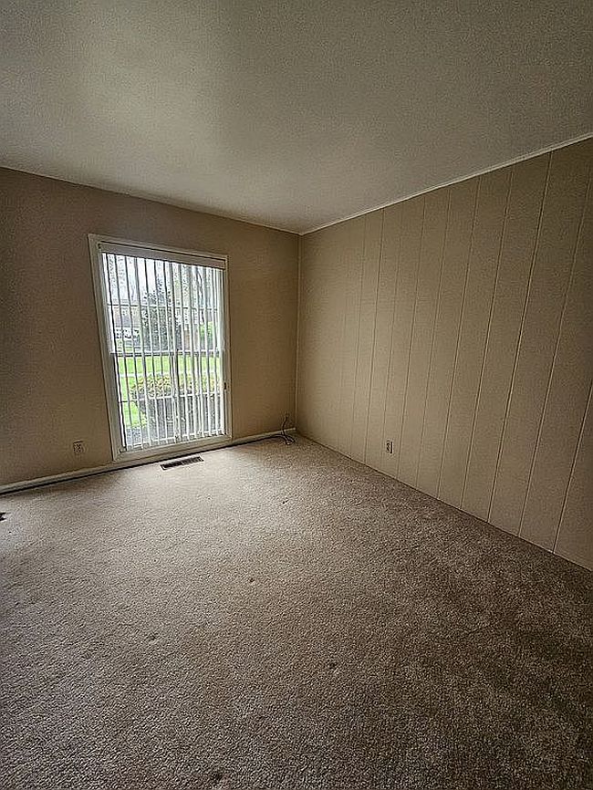Image of 23 Trenton Sq