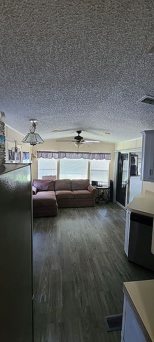 Additional photo 2 of property located at 827 Peacock Ln