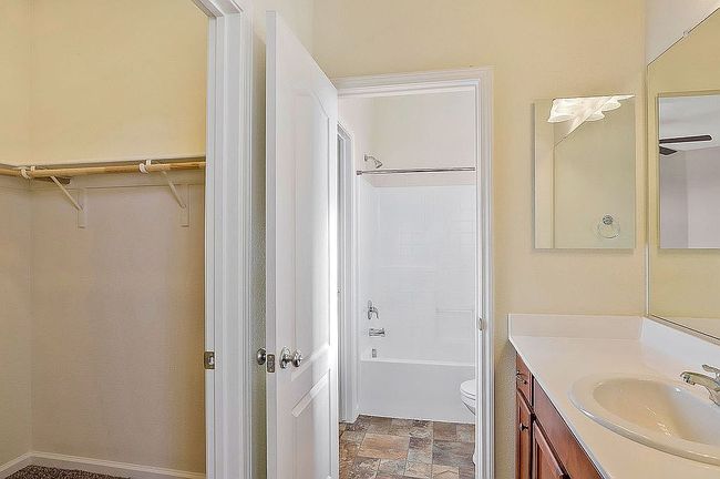 Photo of 935 Mono St, Manteca, CA