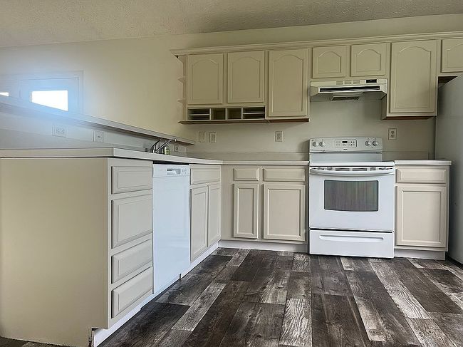 Additional photo 1 of property located at 2315 Cedarwood Dr