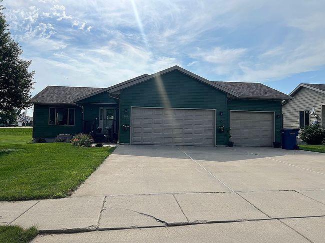 Photo of 909 Pepper Ridge Rd, Dell Rapids, SD