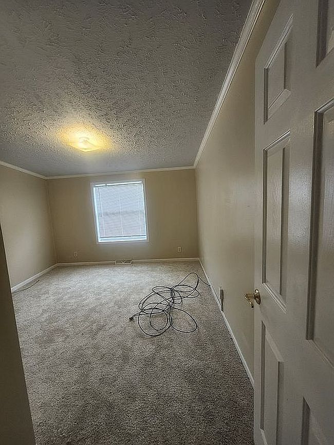 Photo of 4472 Wynnwood Dr, Howell, MI