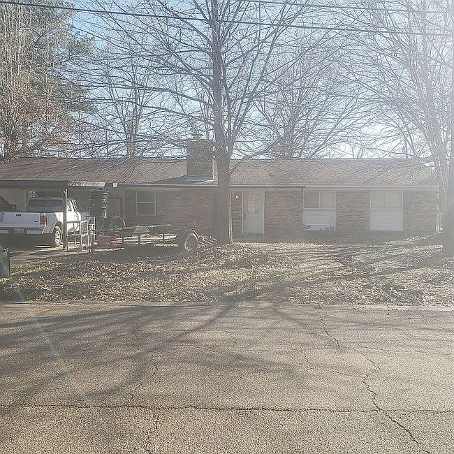 Image of 2201 Maple Dr