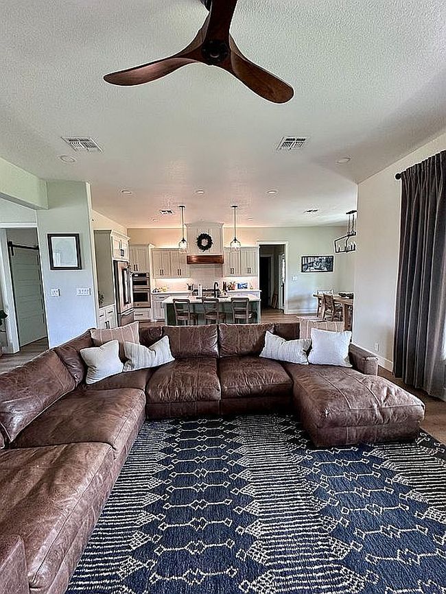 Photo of 1611 N Mason St, Bowie, TX
