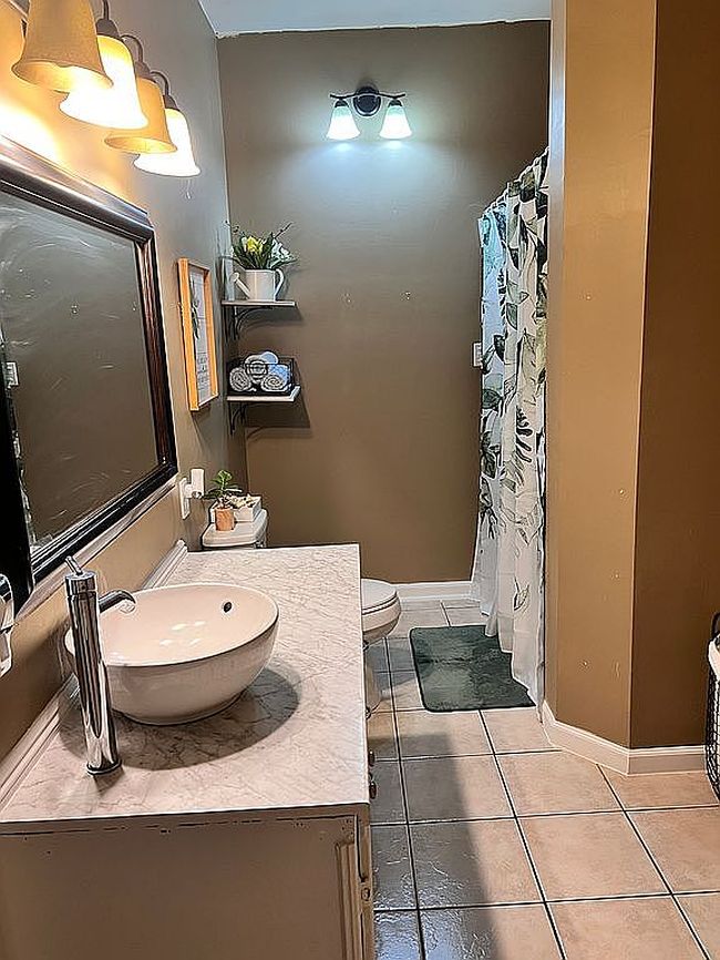 Additional photo 1 of property located at 803 S Avenue G