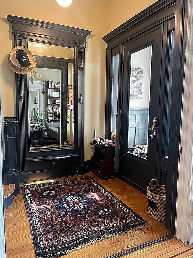 Photo of 425 E 23rd St