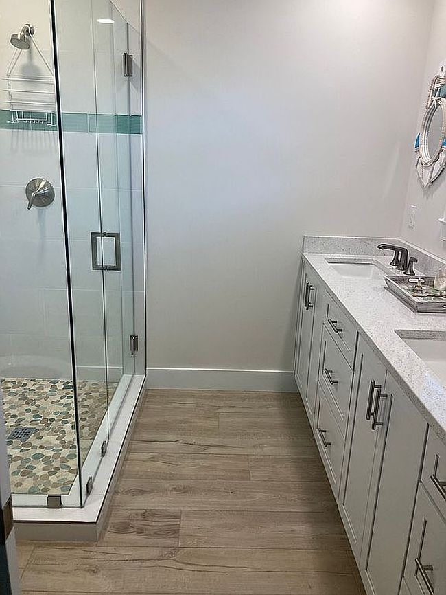 Photo of 1047 Aquamarine Dr, Gulf Breeze, FL