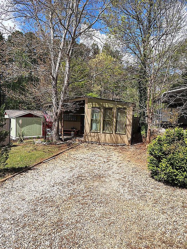 Photo of 114 Norwood Ln, Westminster, SC