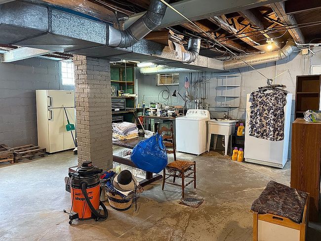 Additional photo 3 of property located at 819 N Fort Thomas Ave