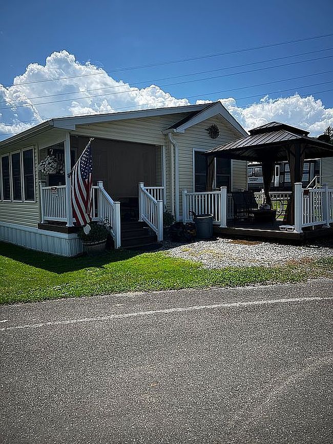 Photo of 2111 Millersville Rd #D31, Lancaster, PA