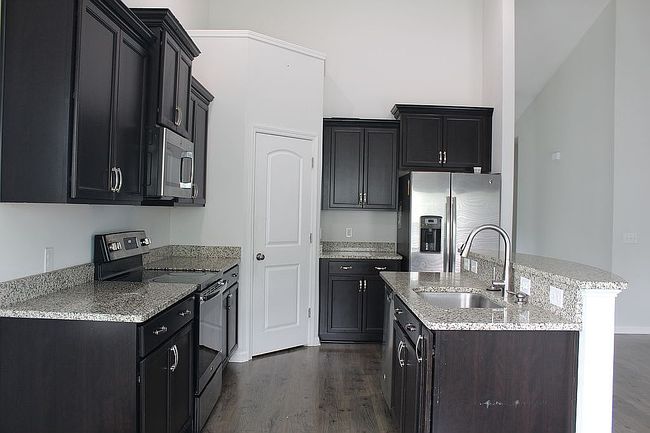 Additional photo 2 of property located at 27 Hazen Dr