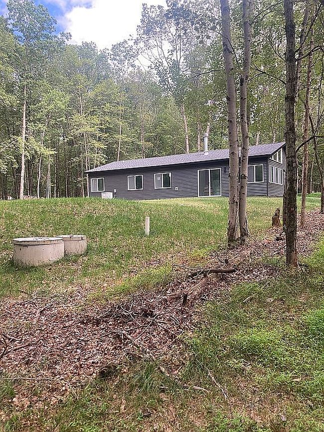Photo of 35 Grouse Trl, Albrightsville, PA