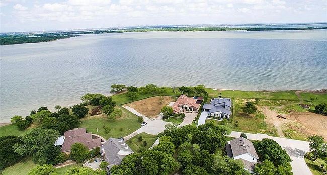 Photo of 474 Peninsula Dr, Little Elm, TX