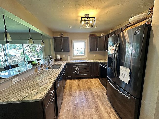 Photo of 2045 Oak Dr, Ford City, PA