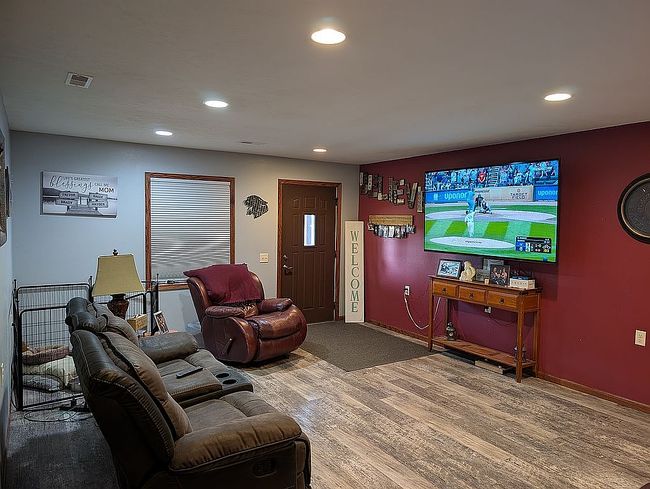 Photo of 901 S Vermont Ave, Platte, SD