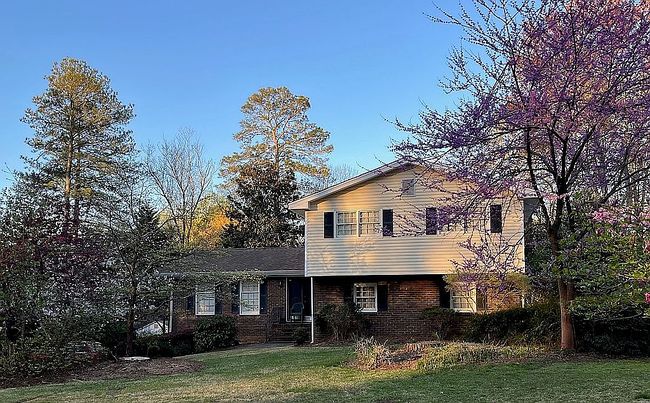 Photo of 2717 Kenwood Dr