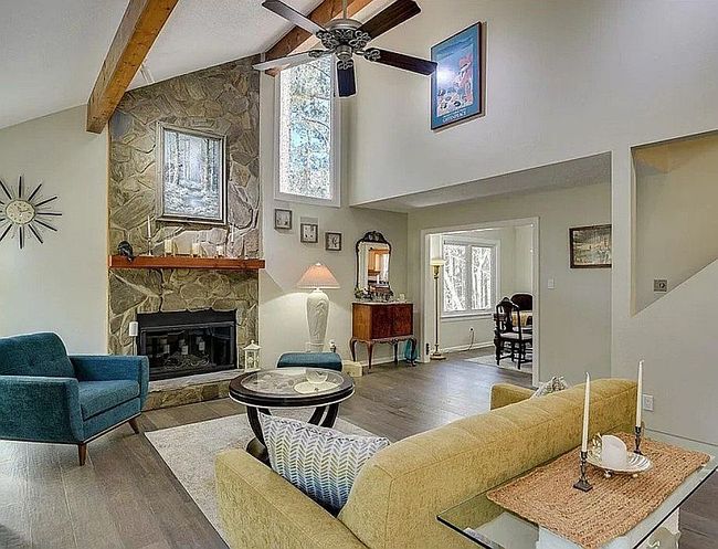 Image of 205 River Pl