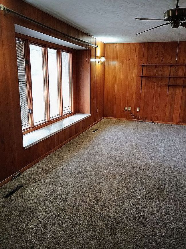 Image of 616 W 1st St