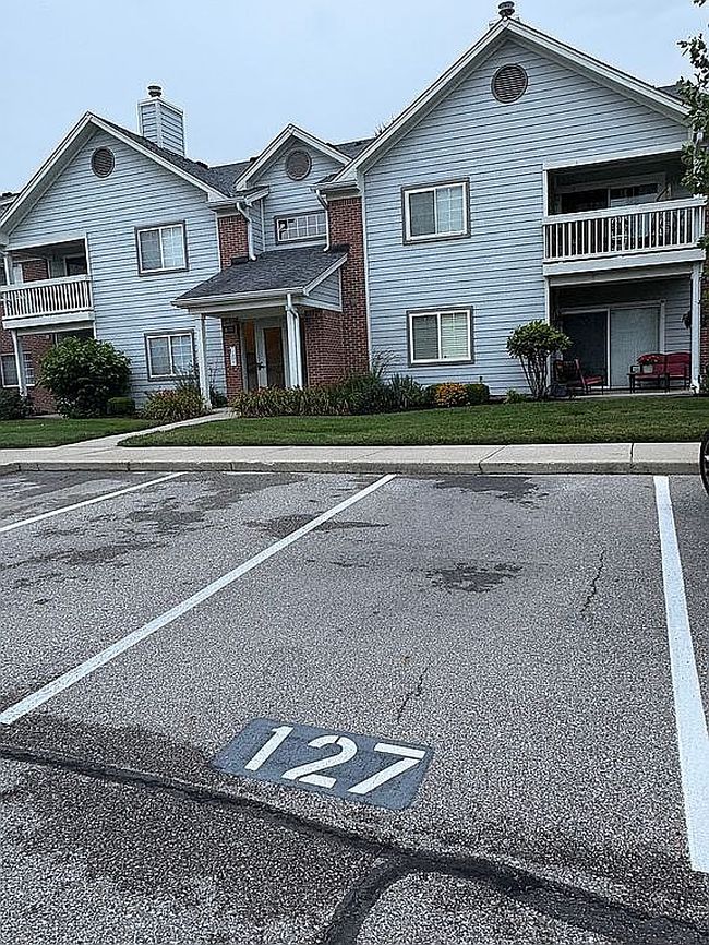 Photo of 8112 Glenwillow Ln Unit 104, Indianapolis, IN