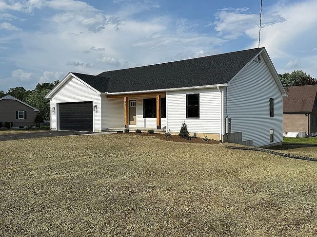 Photo of 136 Vienna Ave, Ludlow, MA