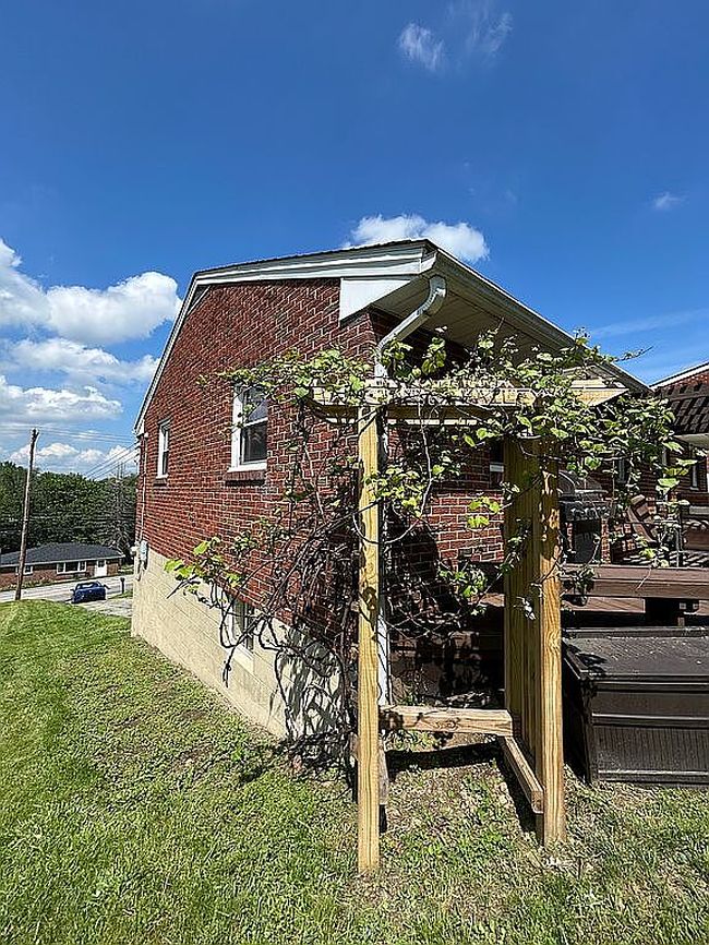 Photo of 1164 State Route 885, Clairton, PA