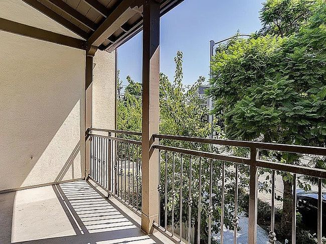 Image of 757 Silver Lake Blvd