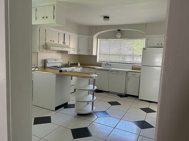 Image of 1811 Thompson Ave