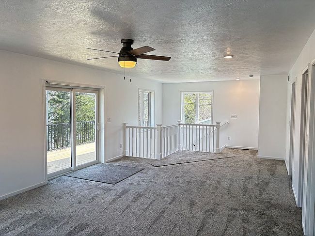Photo of 51561 E County Line Rd, Middlebury, IN