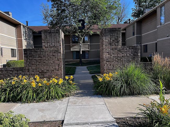 Photo of 250 Briarcrest Dr Unit 129, Ann Arbor, MI
