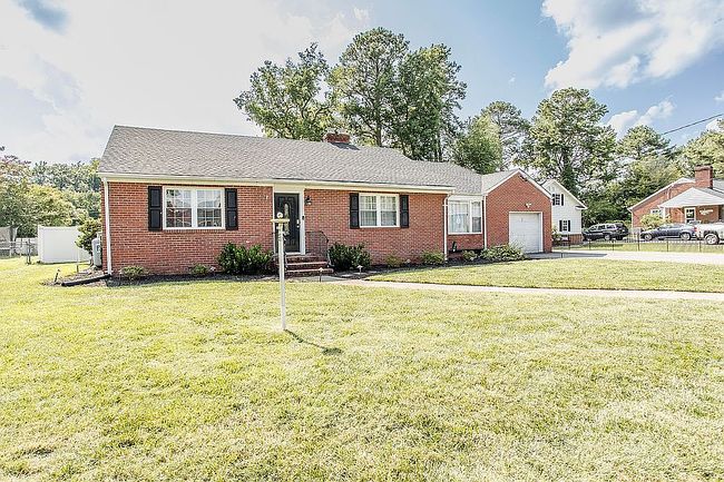 Photo of 410 Delton Ave, Hopewell, VA