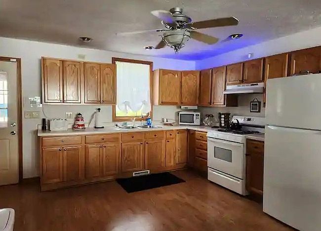 Photo of 7891 N Tippecanoe Dr, Walkerton, IN