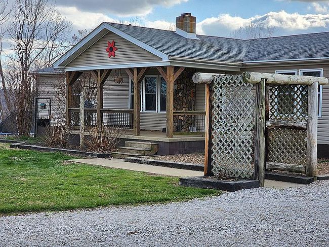 Image of 1760 N Indian Hill Rd