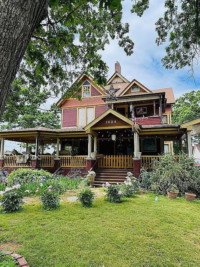 Preview of property located at 1624 Oakland Ave