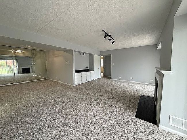 Photo of 18245 66th Ct Apt 2B, Tinley Park, IL