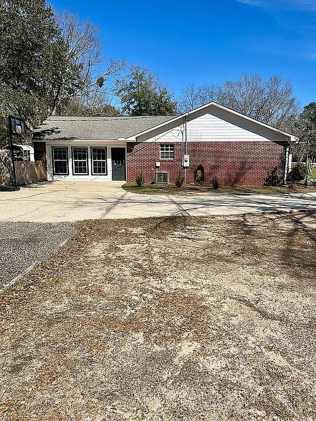 Image of 32323 River Lake Rd